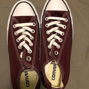 Converse Chuck Taylor All Star Sneaker (Women's 7, men's 5)